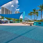 2Br Near The Beach !Walk 2 Everything!
