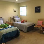 Spacious Villa, Pool, Water Views, Walk To Beach
