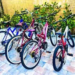 Stylish Cottage Retreat, Hot Tub, Bikes, Beach