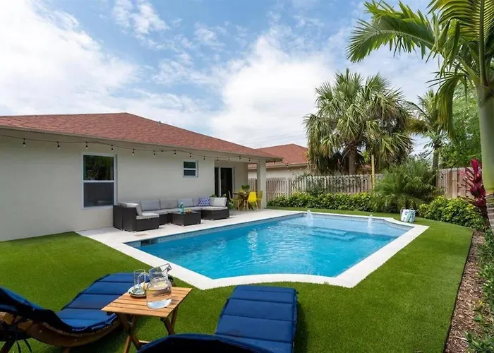 Modern Comfortable Stay!Sleeps 8!