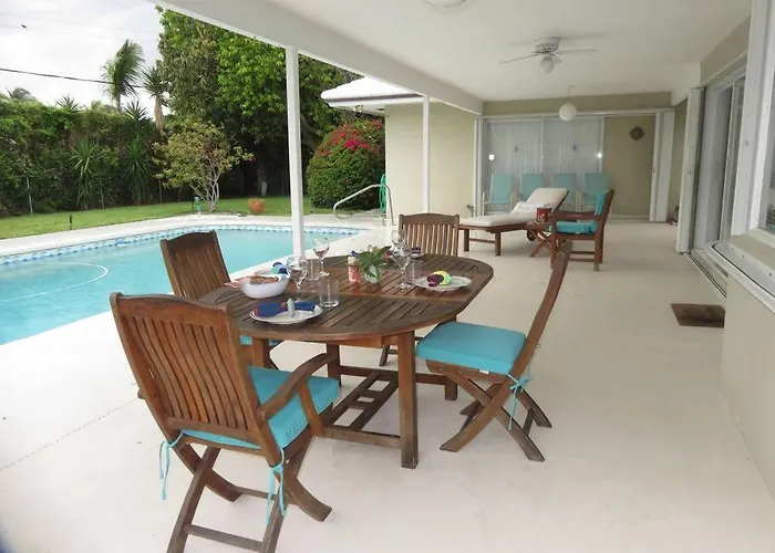 Spacious Villa, Pool, Water Views, Walk To Beach