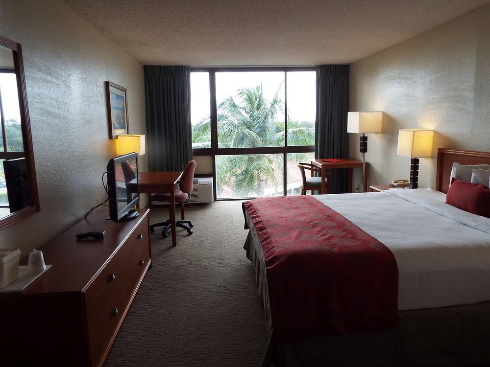Ramada By Wyndham West Palm Airport