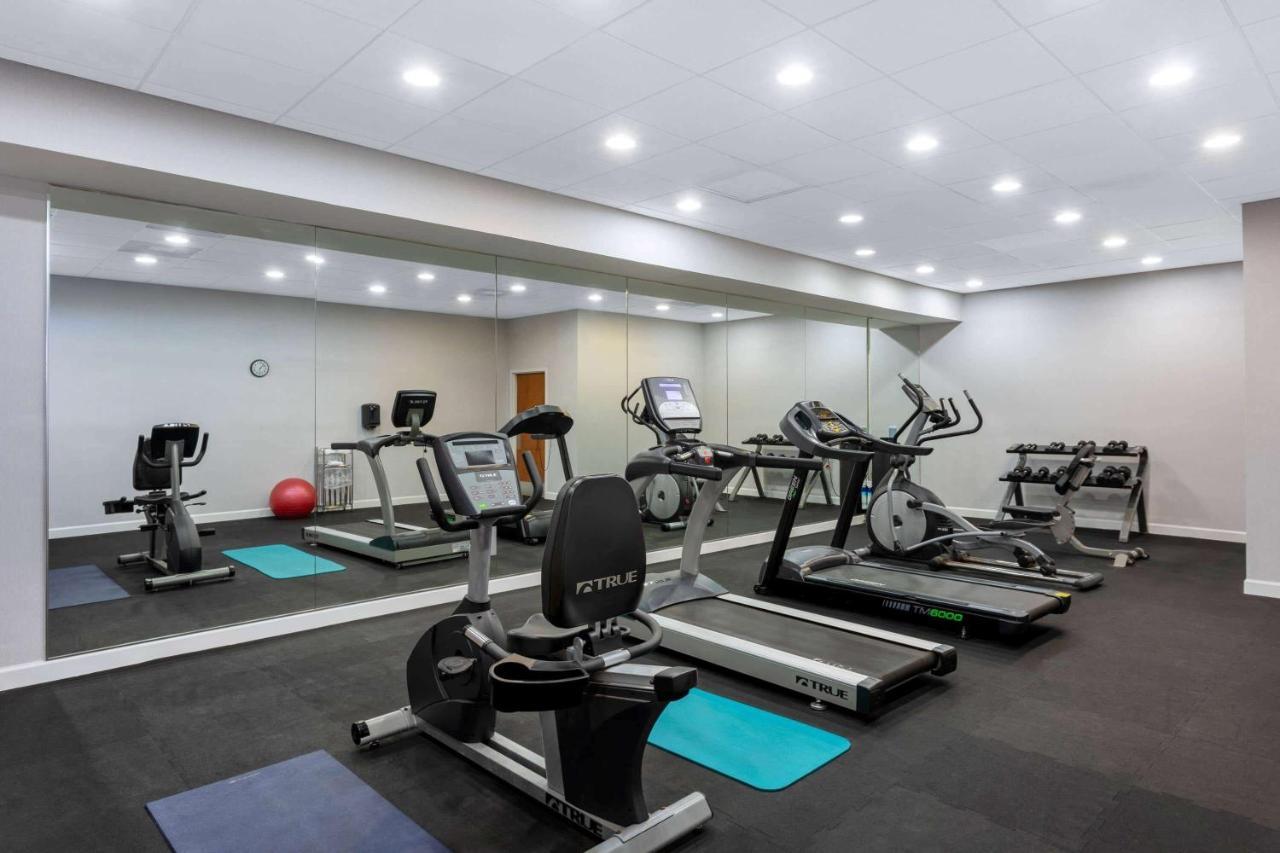 Ramada By Wyndham West Palm Airport 3*
