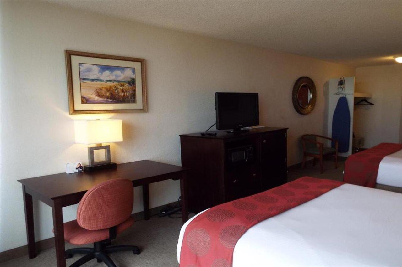 Ramada By Wyndham West Palm Airport Hotel West Palm Beach