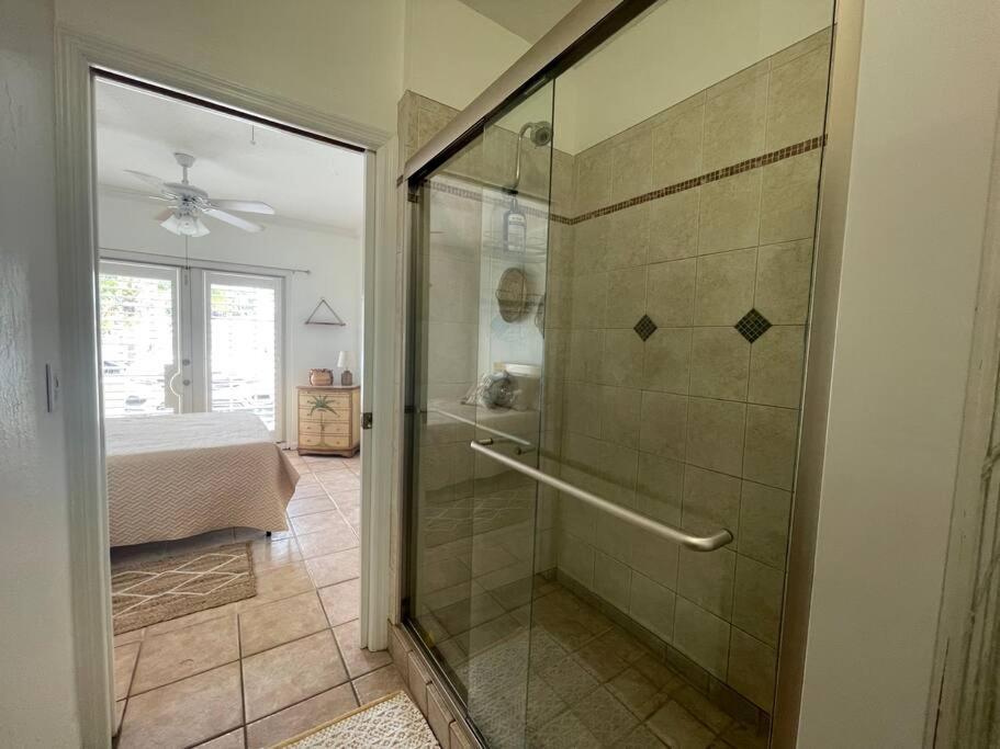 Pousada Hot Tub, Tiki Bar, Outdoor Shower, Near Intercoastal Waterway!
