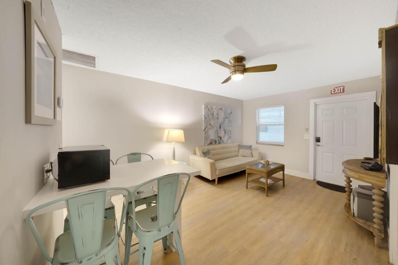 By Pmi Unit 2 Apartment