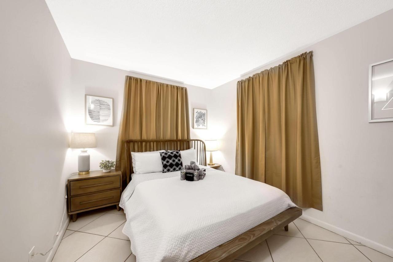 By Pmi Unit 4 Apartment West Palm Beach