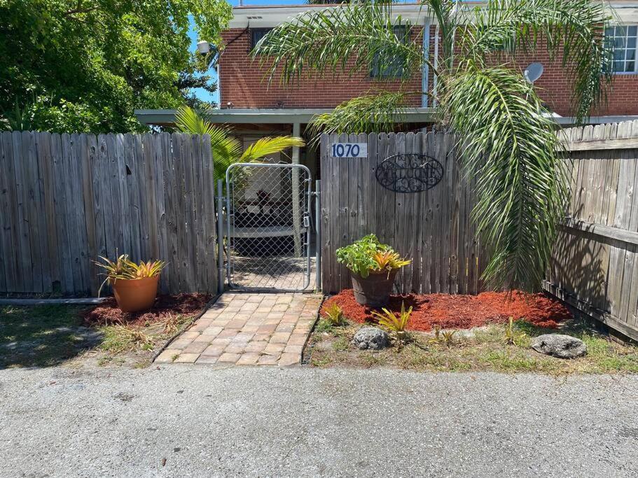 Apartment Private Townhouse With Courtyard And Covered Patio West Palm Beach