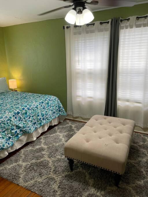 2 Bedroom Downtown West Palm Close To * West Palm Beach