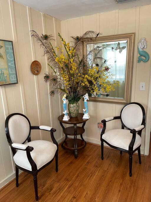 2 Bedroom Downtown West Palm Close To * West Palm Beach