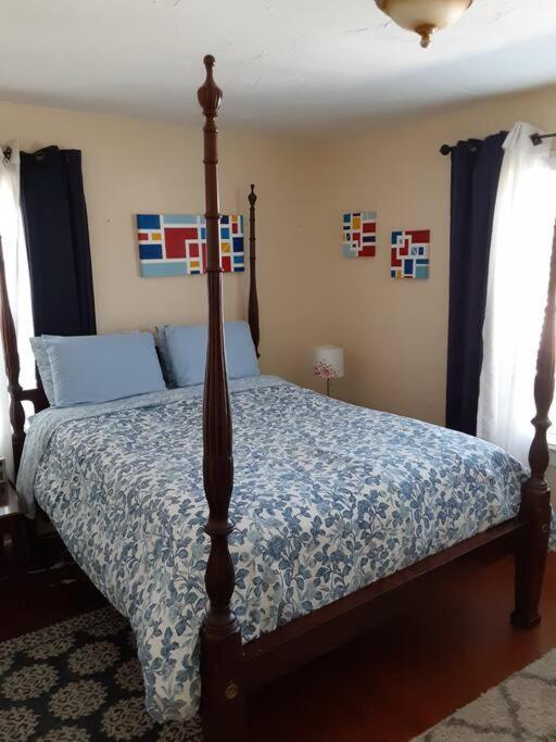 2 Bedroom Downtown West Palm Close To