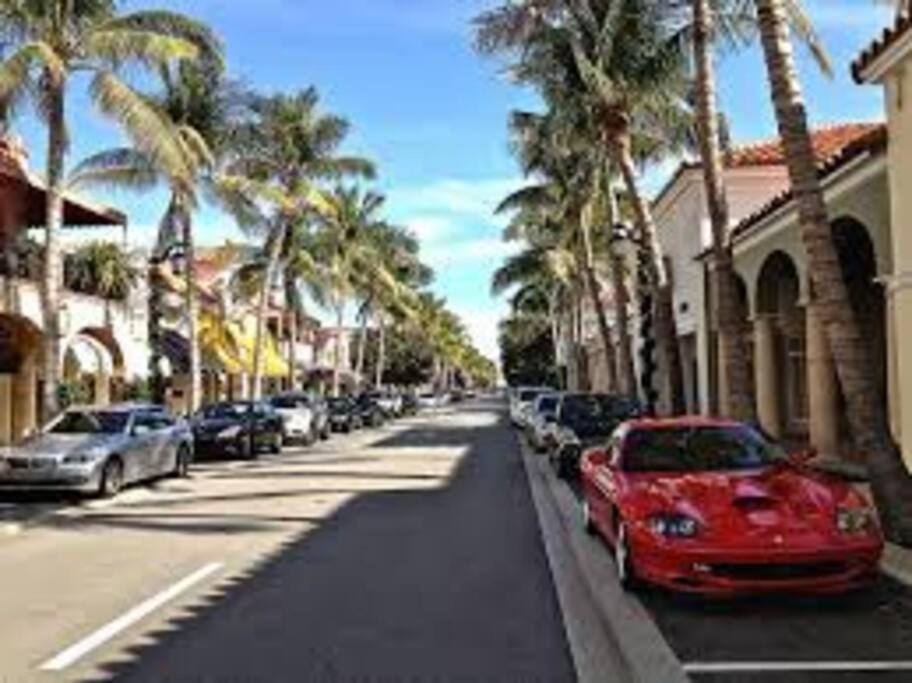 2 Bedroom Downtown West Palm Close To Apartment