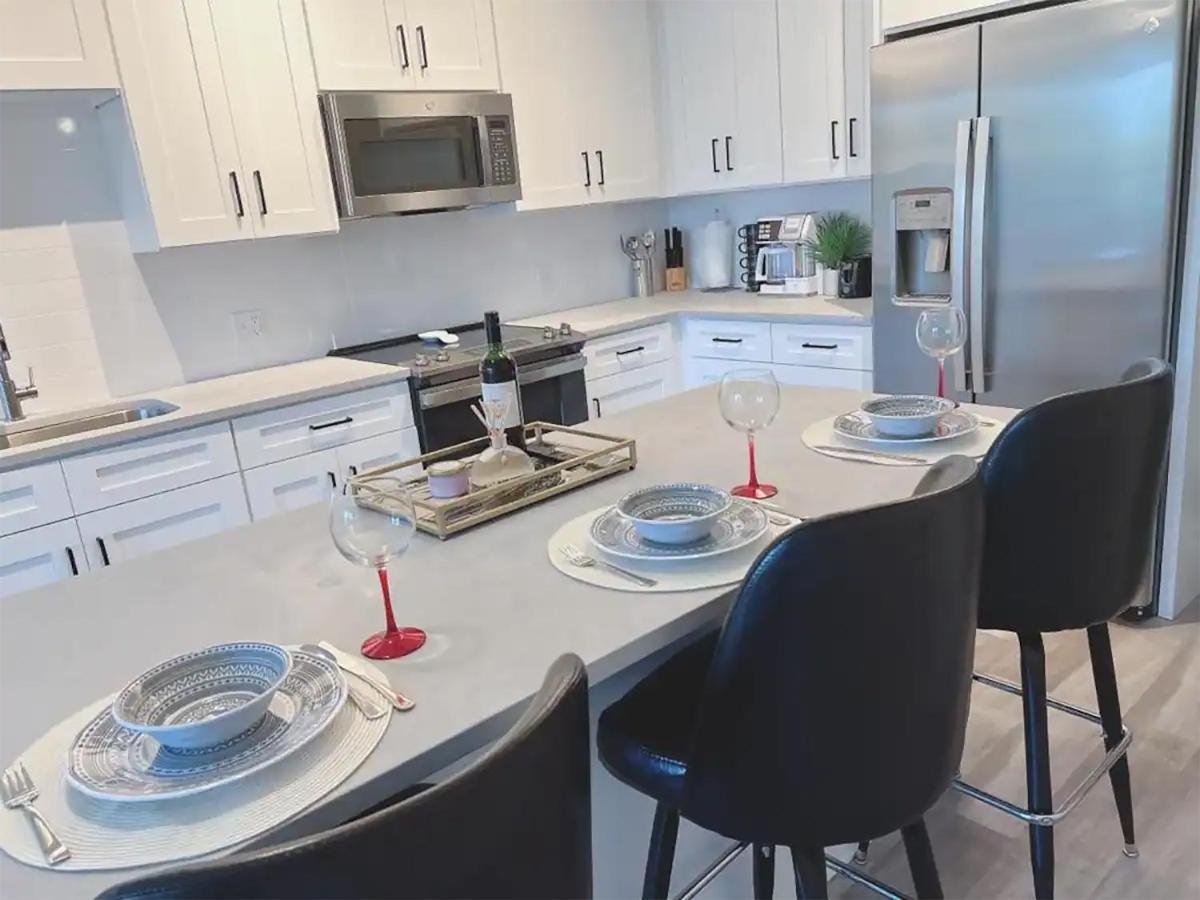 Lux Urban Retreat: Family-friendly Staycation With Gym & Ev Charging