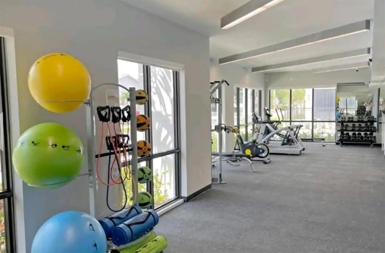 Apartment Lux Place And Cozy 3beds 2rooms Enjoy Life In Wpb Gym, Ev Station Nearby The Downtown And Beaches *