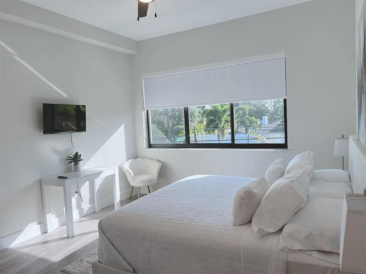 Apartment Lux Place And Cozy 3beds 2rooms Enjoy Life In Wpb Gym, Ev Station Nearby The Downtown And Beaches