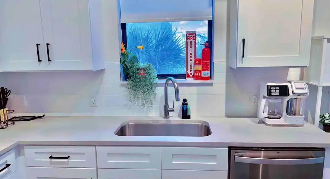 Lux Place And Cozy 3beds 2rooms Enjoy Life In Wpb Gym, Ev Station Nearby The Downtown And Beaches Apartment *