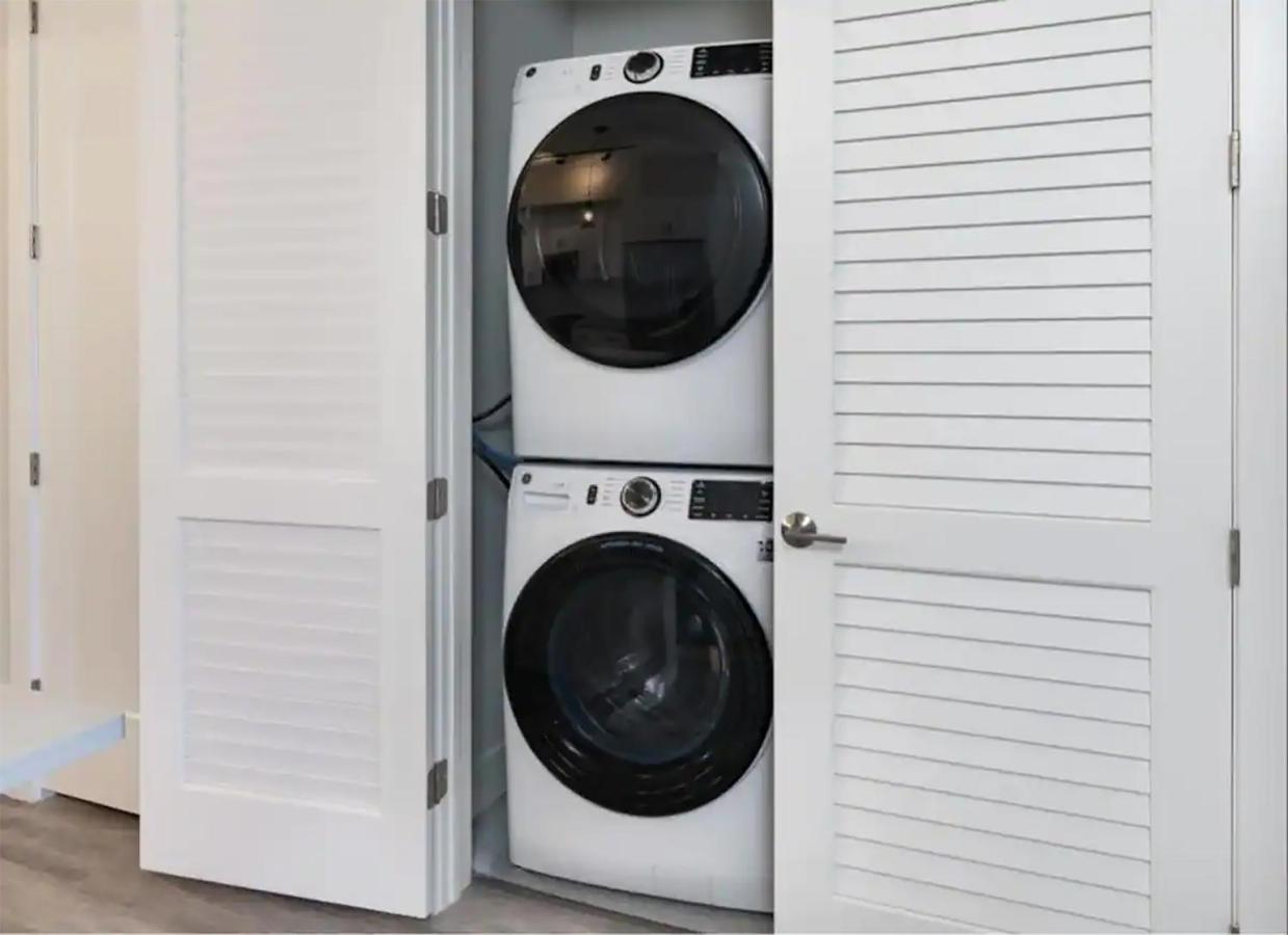 Lux Place And Cozy 3beds 2rooms Enjoy Life In Wpb Gym, Ev Station Nearby The Downtown And Beaches Apartment West Palm Beach