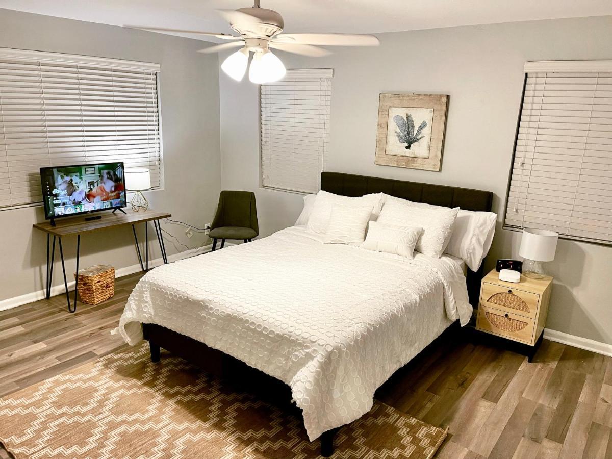 Comfy Sun And Sky Private With Private Full Bath 1 Apartment West Palm Beach