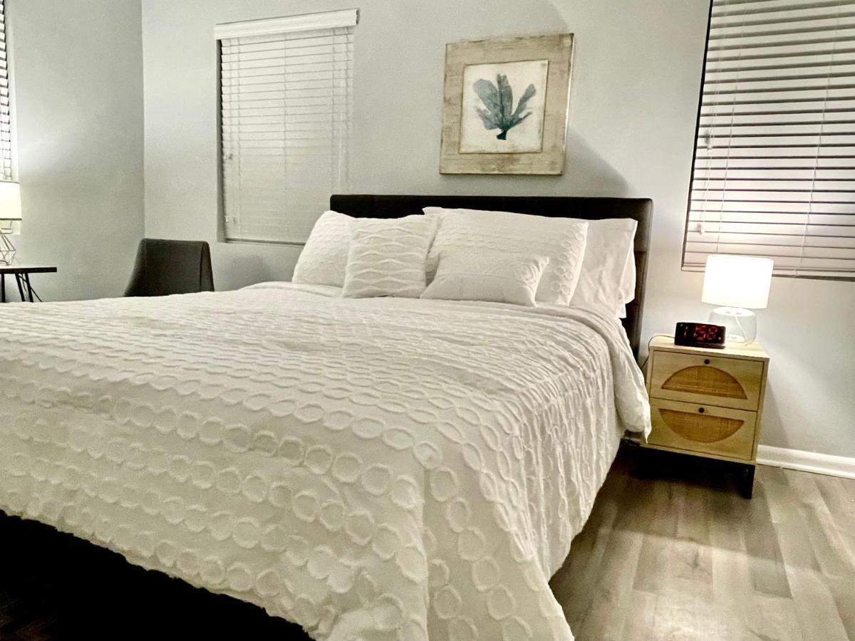 Apartment Comfy Sun And Sky Private With Private Full Bath 1 West Palm Beach