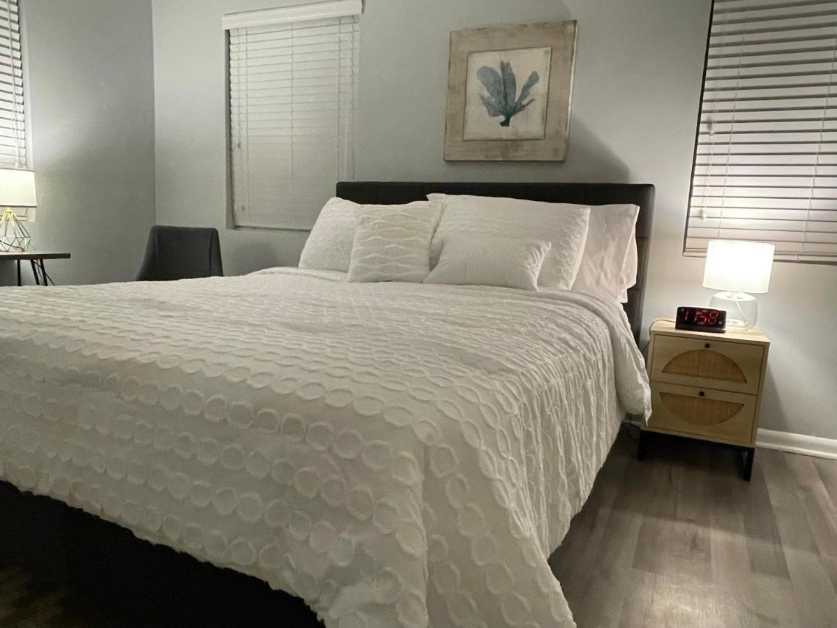 Comfy Sun And Sky Private With Private Full Bath 1 West Palm Beach