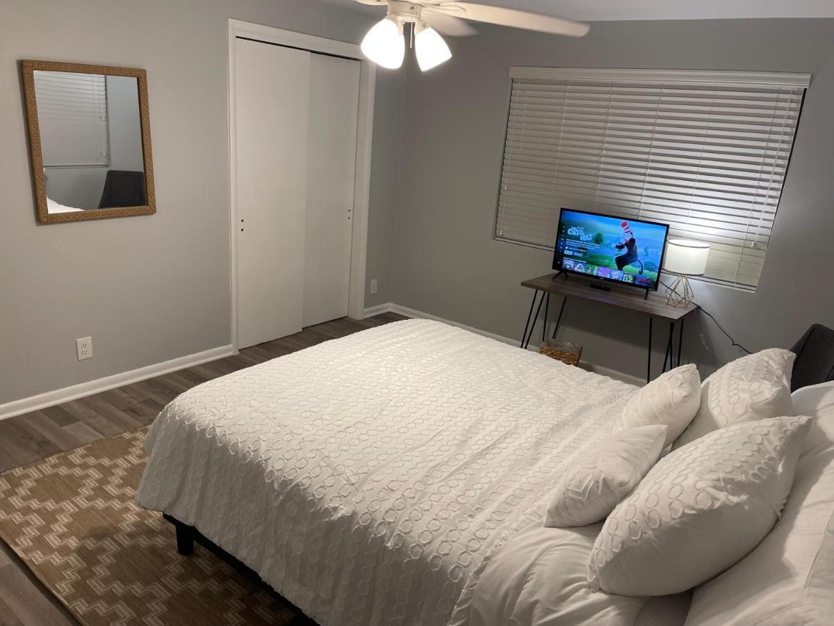 Comfy Sun And Sky Private With Private Full Bath 1 Apartment *