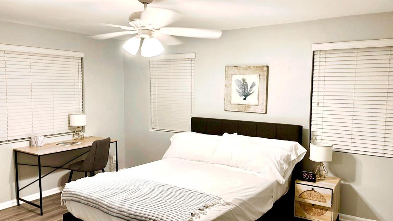 Comfy Sun And Sky Private With Private Full Bath 1 West Palm Beach