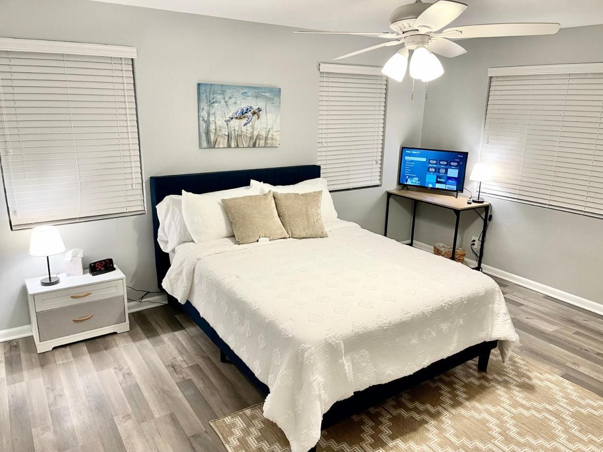 Comfy Sun And Sky Private With Private Full Bath 1 *