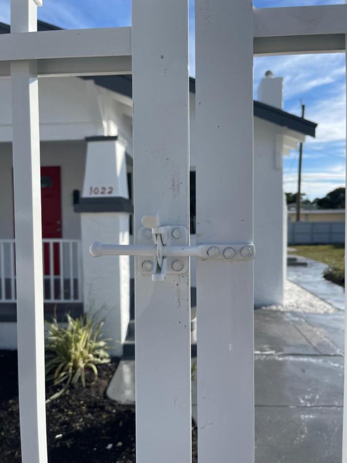 Comfy Sun And Sky Private With Private Full Bath 1 West Palm Beach