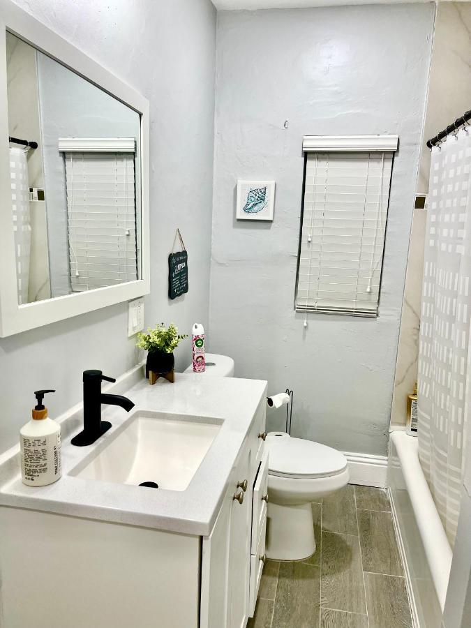 Comfy Sun And Sky Private With Private Full Bath 1 *