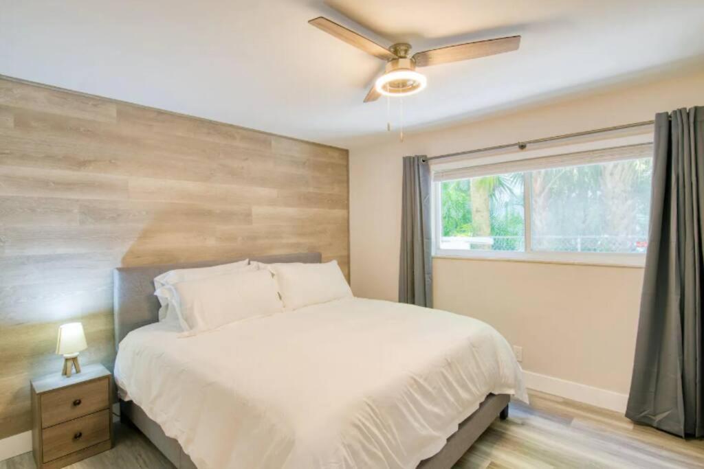 Dog Friendly With Access, Hot Tub, Firepit Apartment *