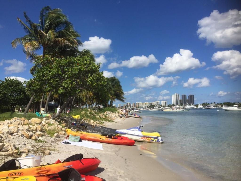 Holiday home Nini's 4bd 3ba Vacation West Palm Beach