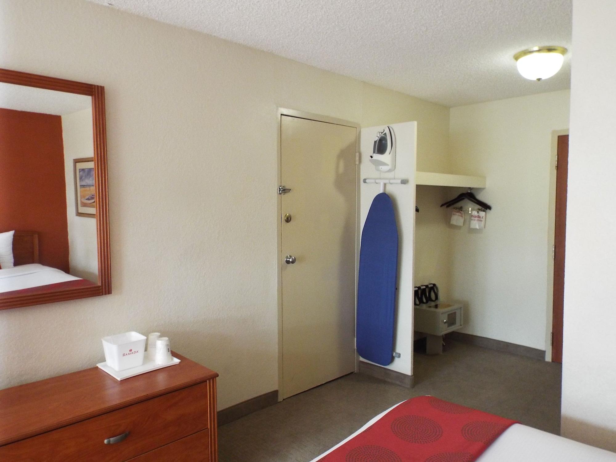 Ramada By Wyndham West Palm Airport Hotel