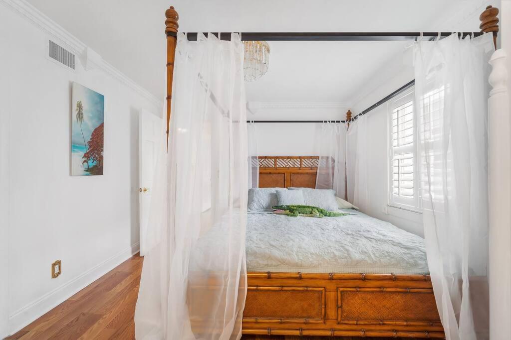 The Golden Alligator 2 - 3 Beds 1 Bath Palm Regency Style, Near Everything Apartamento West Palm Beach