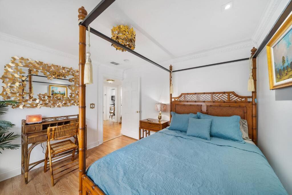 The Golden Alligator 2 - 3 Beds 1 Bath Palm Regency Style, Near Everything * West Palm Beach