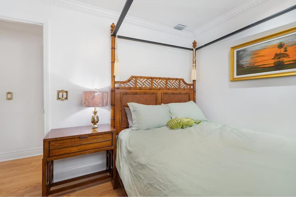The Golden Alligator 2 - 3 Beds 1 Bath Palm Regency Style, Near Everything Apartamento West Palm Beach