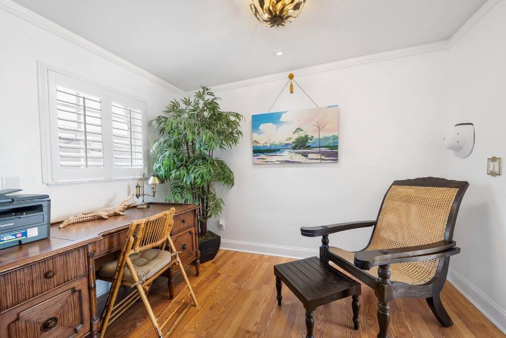 Apartamento The Golden Alligator 2 - 3 Beds 1 Bath Palm Regency Style, Near Everything *