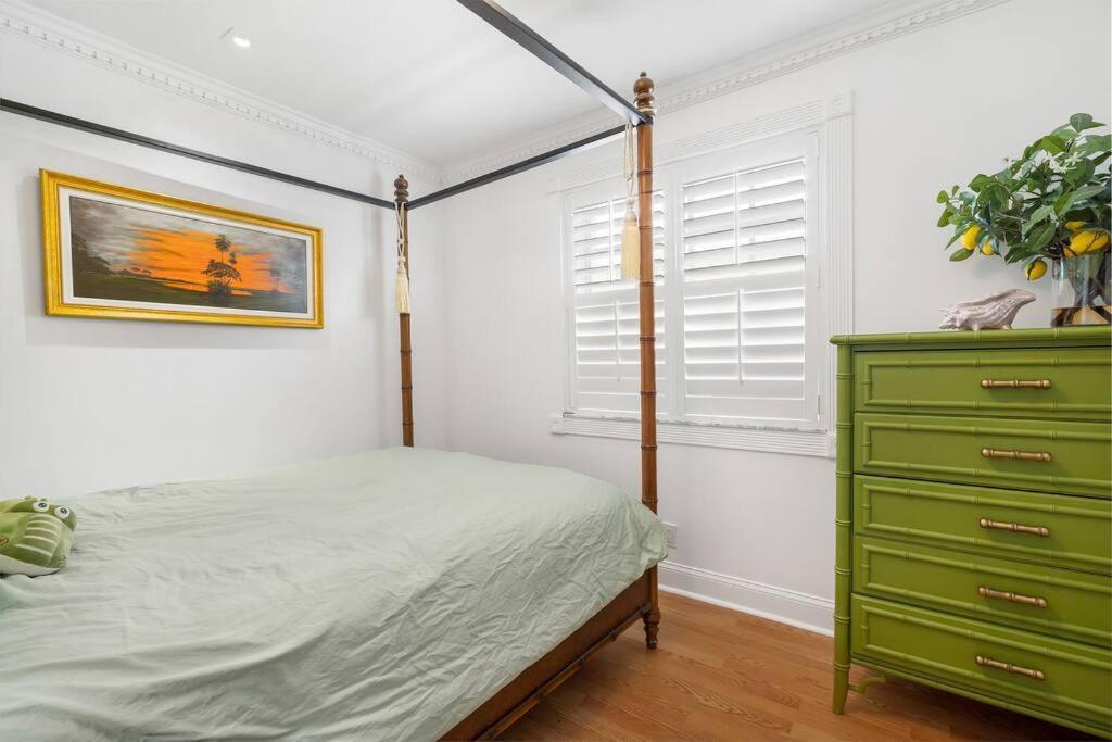 Apartamento The Golden Alligator 2 - 3 Beds 1 Bath Palm Regency Style, Near Everything *