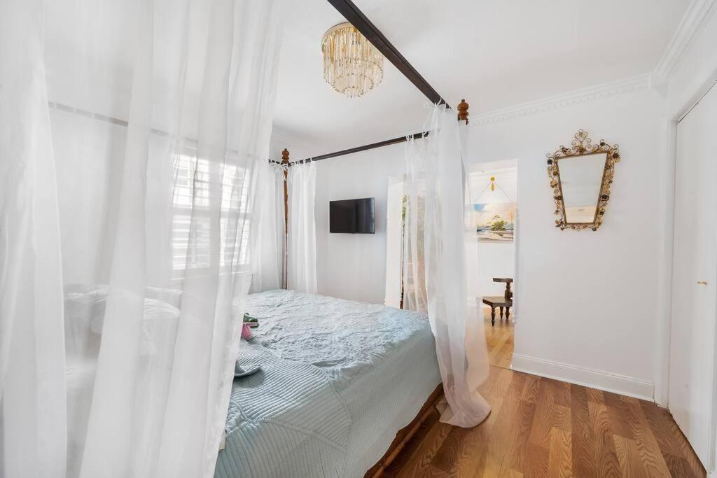 The Golden Alligator 2 - 3 Beds 1 Bath Palm Regency Style, Near Everything Apartamento *