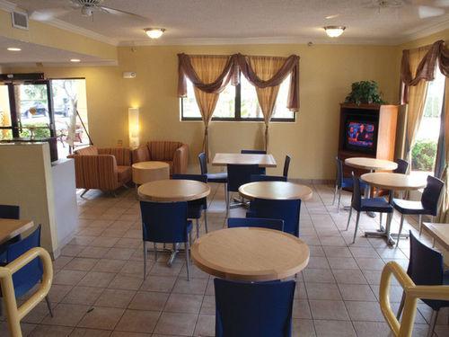 La Quinta By Wyndham West Palm - Florida Turnpike Century Village (West Palm Beach, Palm Beach County)