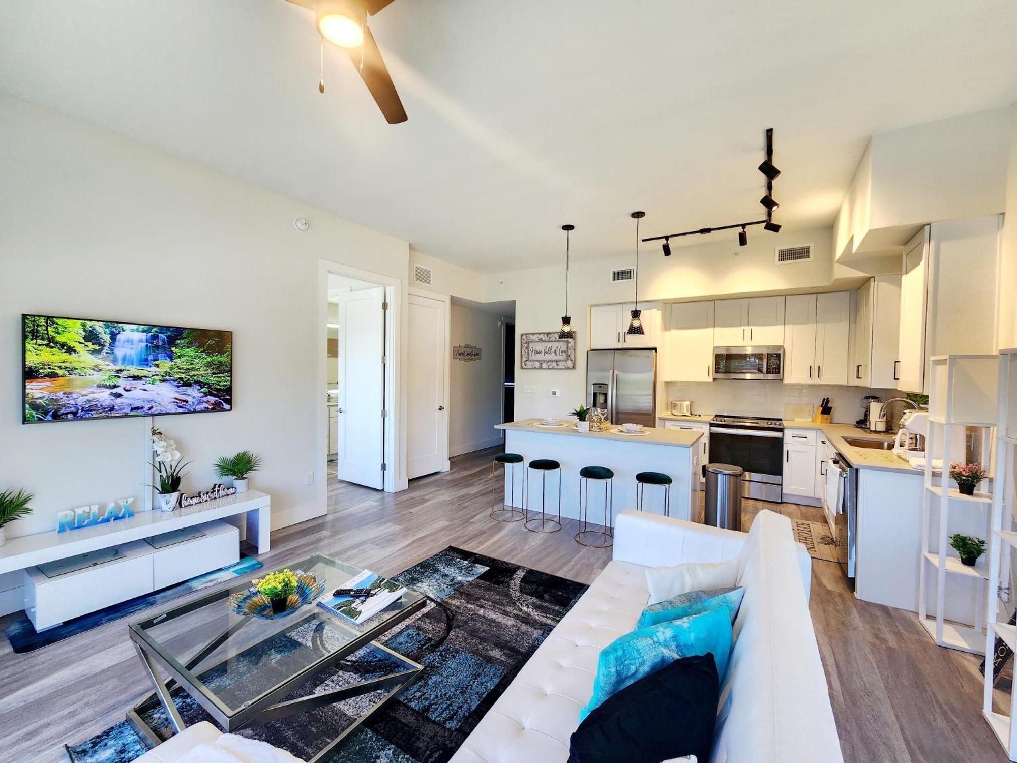Apartment Lux Place And Cozy 3beds 2rooms Enjoy Life In Wpb Gym, Ev Station Nearby The Downtown And Beaches West Palm Beach