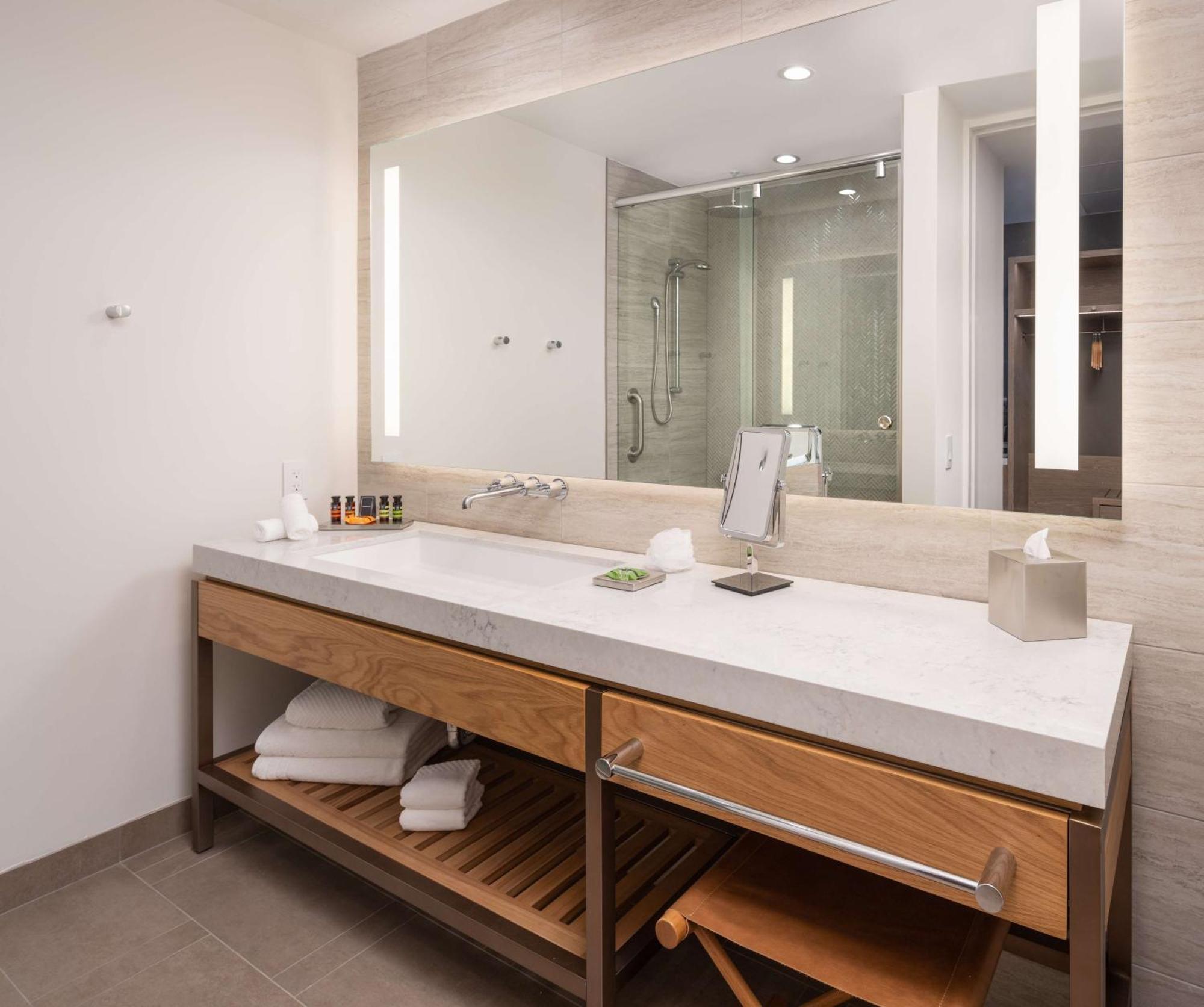 Hotel Canopy West Palm - Downtown 4*