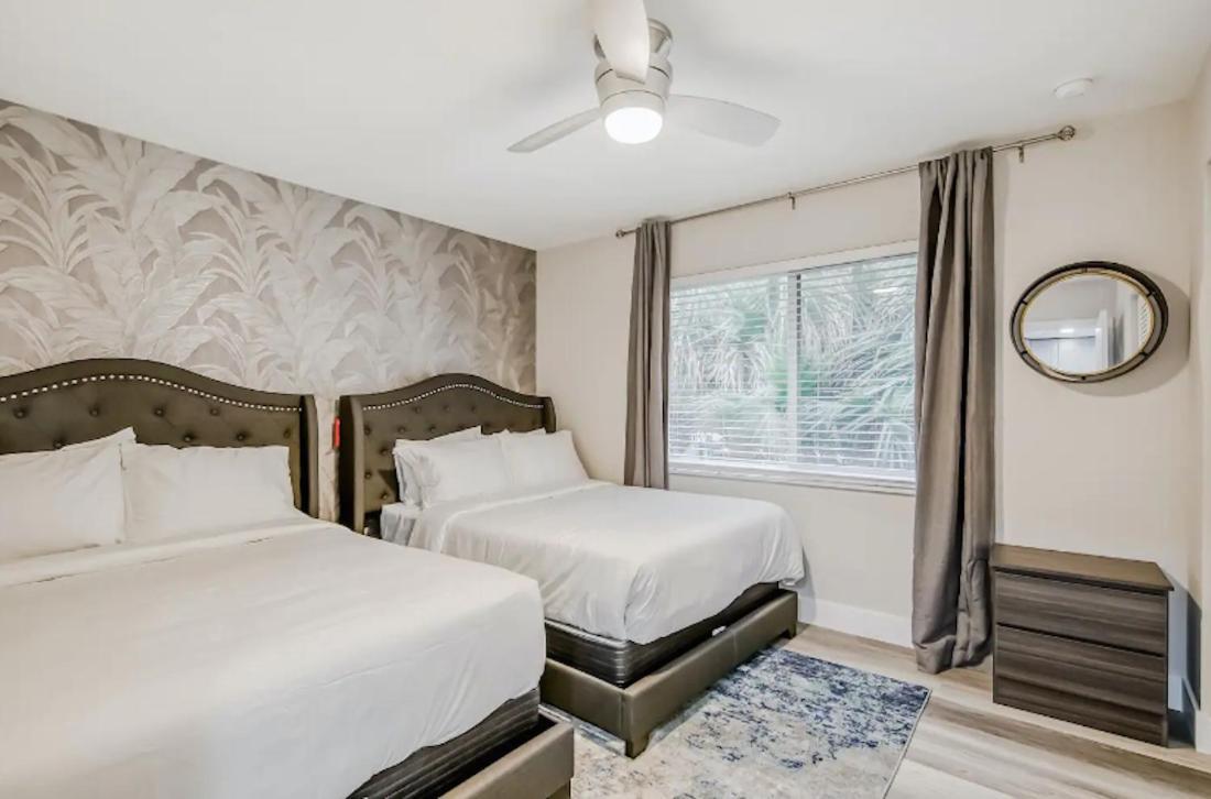 Dog Friendly With Access, Hot Tub, Firepit Apartment West Palm Beach