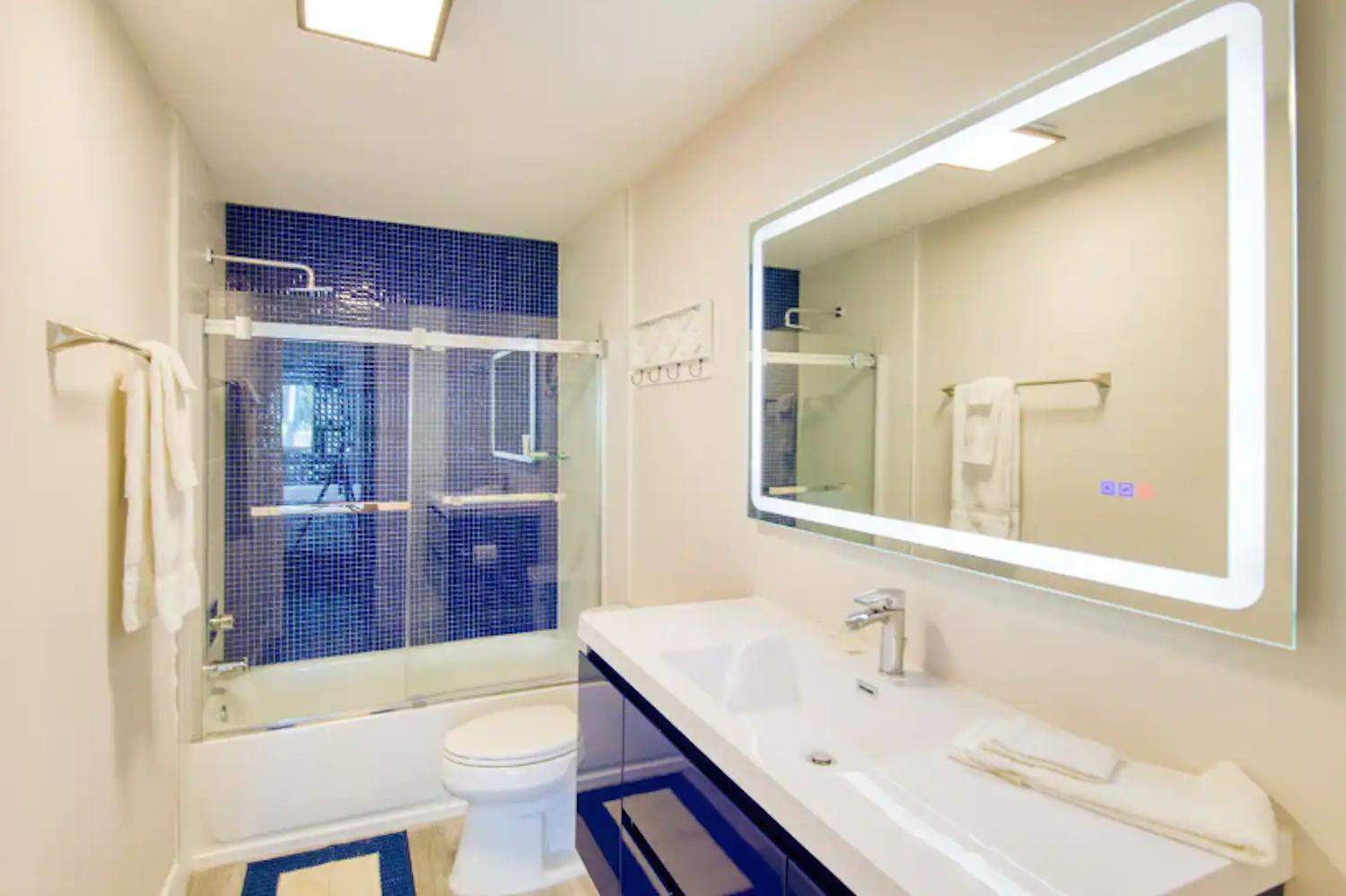 Dog Friendly With Access, Hot Tub, Firepit Apartment