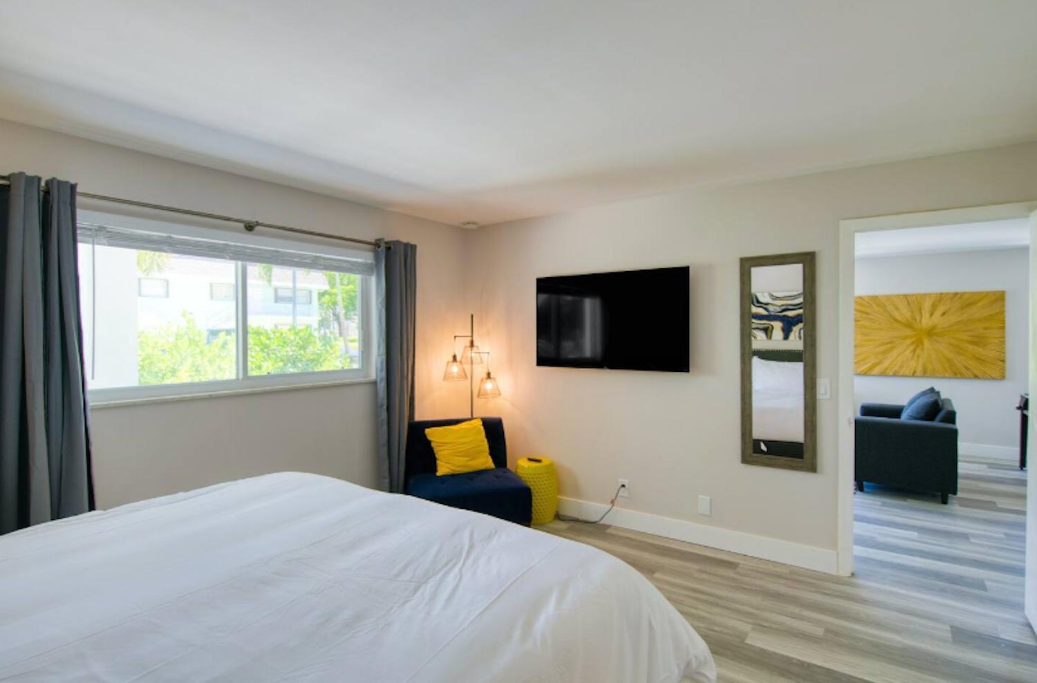 Dog Friendly With Access, Hot Tub, Firepit *
