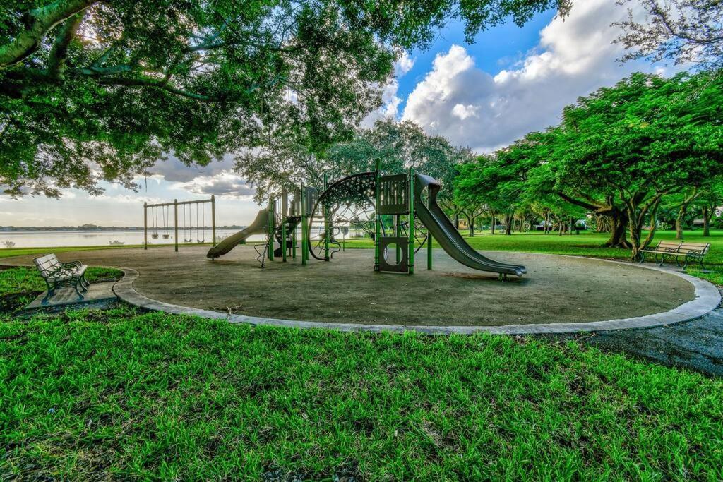 Casa de férias Tropical Beach & Lakefront *