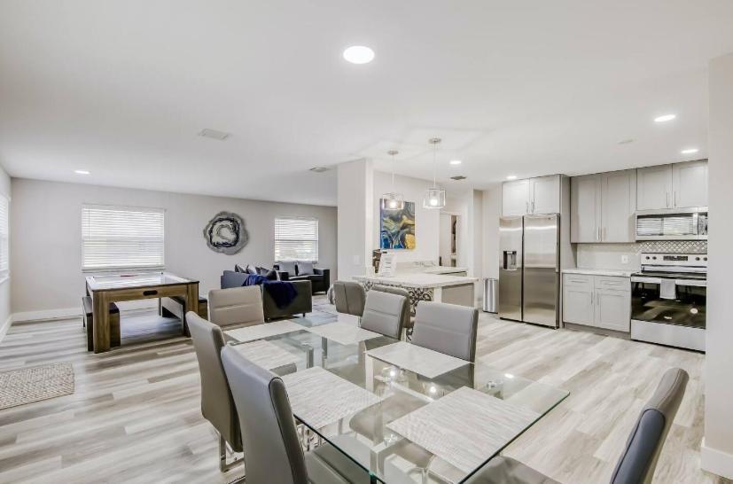 Dog Friendly With Access, Hot Tub, Firepit Apartment West Palm Beach