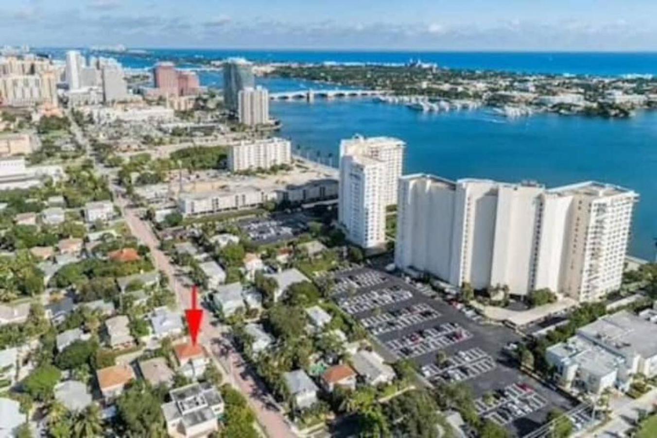 Olive Unit 3 By Pmi * West Palm Beach