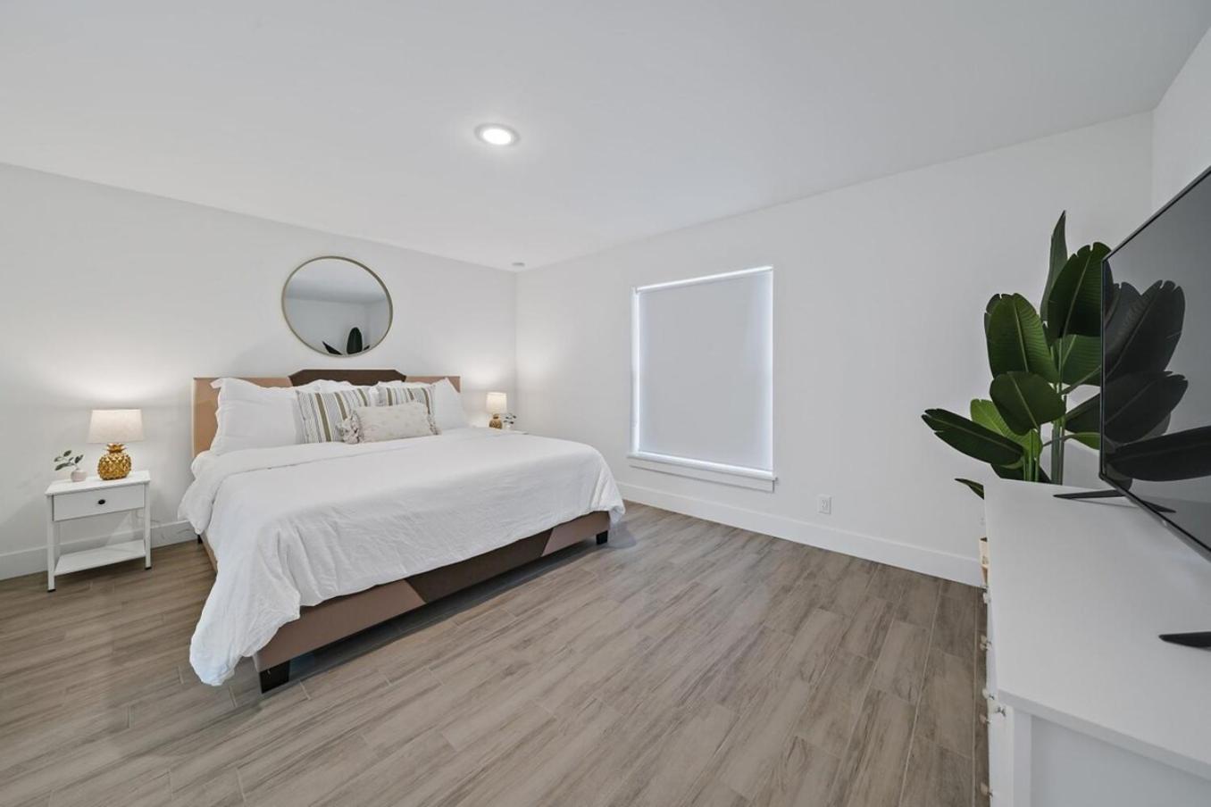 Holiday home Brand New House! 10 Minutes To The Beach!