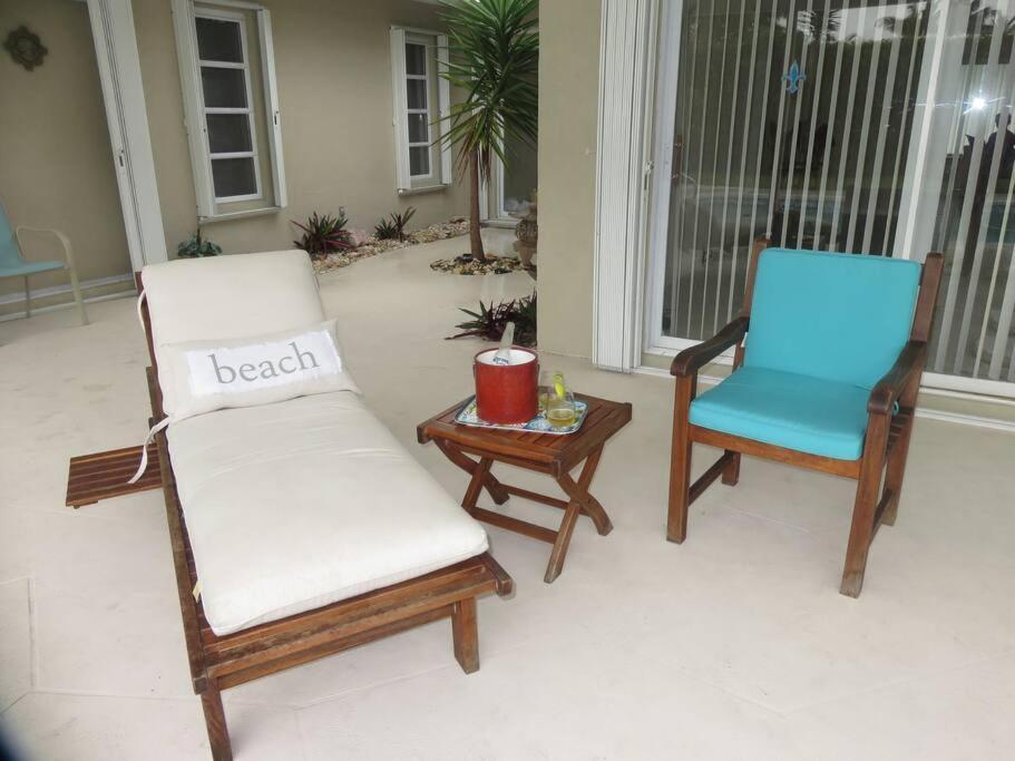 Spacious Villa, Pool, Water Views, Walk To * West Palm Beach