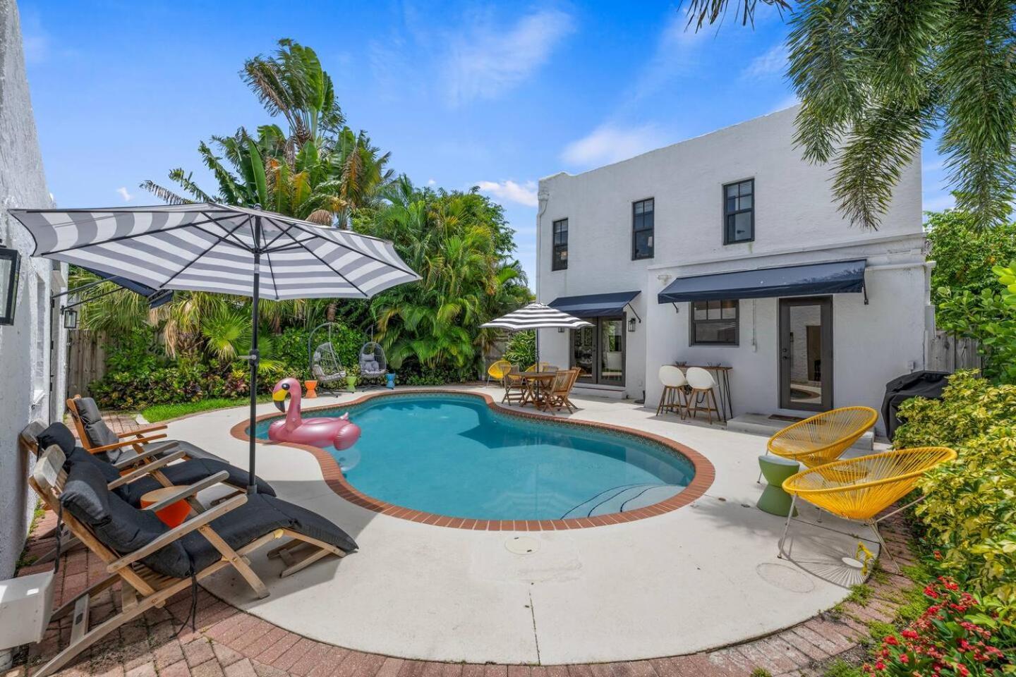 Tropical Paradise Wpool -3bd25 Close To Dwntwn Holiday home *